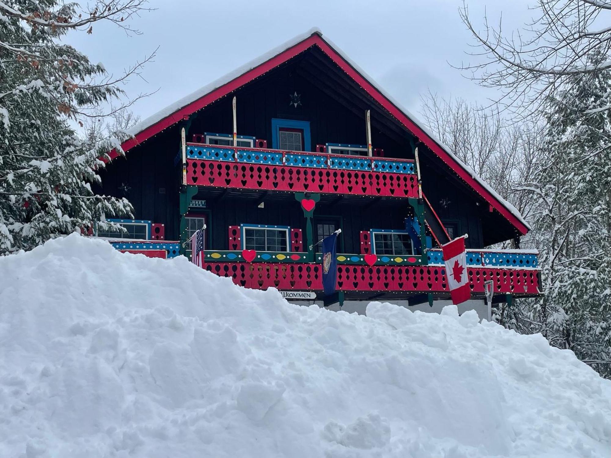 Grunberg Haus Inn & Cabins Waterbury Exteriör bild